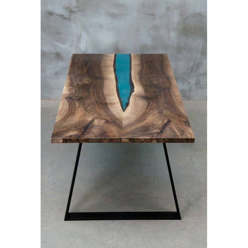Þorir þú ? Hnotu borð með epoxy resin fyllingu 200x100