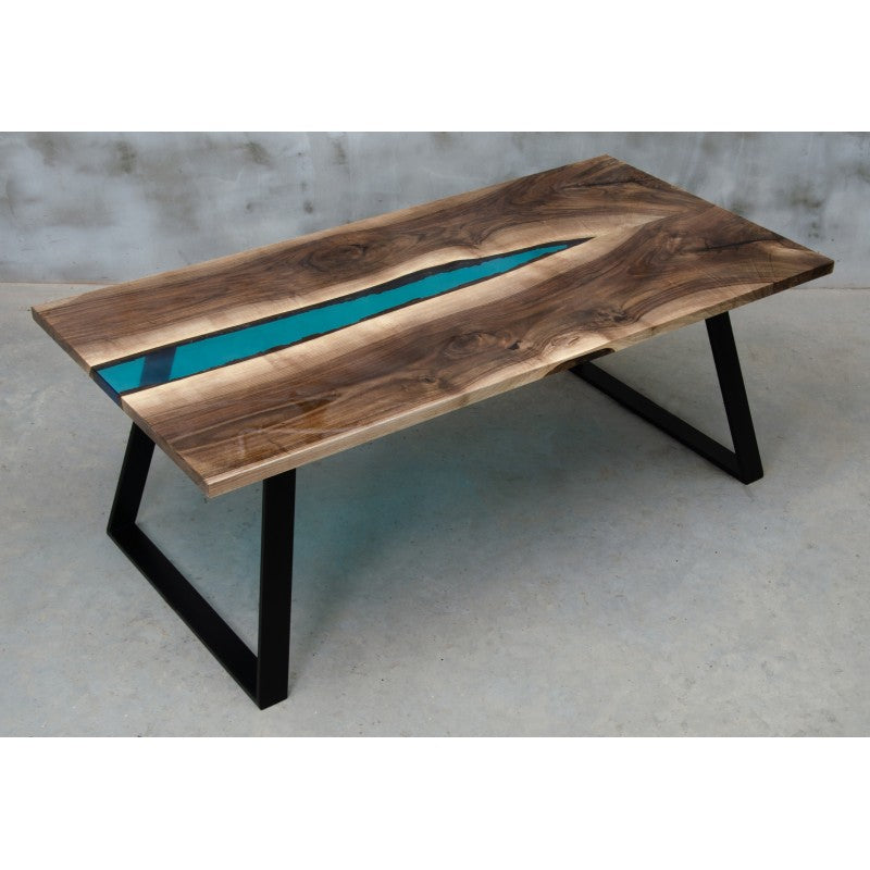 Þorir þú ? Hnotu borð með epoxy resin fyllingu 200x100